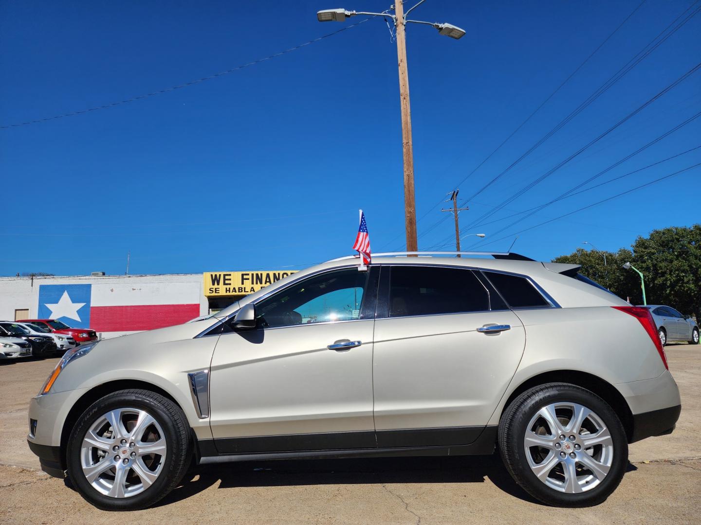 2014 GOLD Cadillac SRX PERFORMANCE COLLECTION (3GYFNCE39ES) , AUTO transmission, located at 2660 S.Garland Avenue, Garland, TX, 75041, (469) 298-3118, 32.885551, -96.655602 - Welcome to DallasAutos4Less, one of the Premier BUY HERE PAY HERE Dealers in the North Dallas Area. We specialize in financing to people with NO CREDIT or BAD CREDIT. We need proof of income, proof of residence, and a ID. Come buy your new car from us today!! This is a Loaded 2014 CADILLAC SRX CO - Photo#6